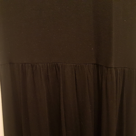 Short Sleeved Dress - Picture 3 of 4